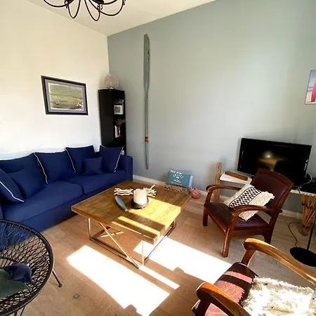 Holiday home Le 64 *